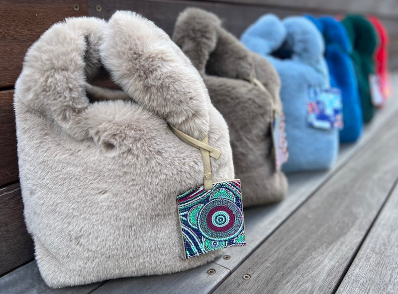 【お知らせ】Eco Fur × African Fabric Convenience Bag (Small)追加販売決定!