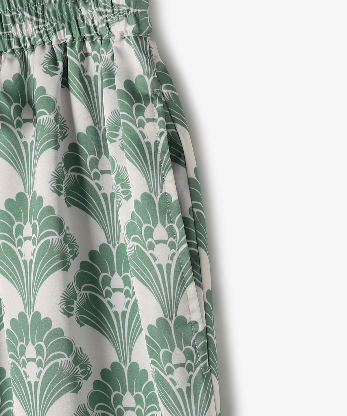 CLOUDY サテンパジャマセット Enigmatic elegance