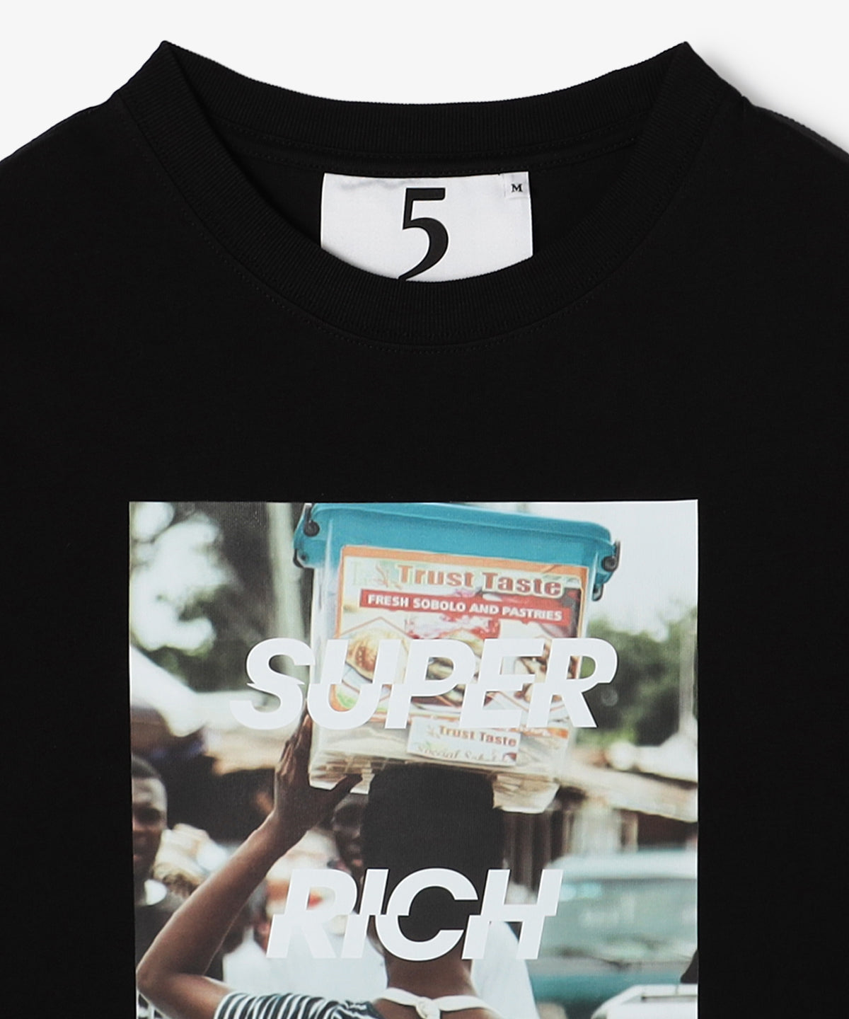 Lunch T-shirts SUPER RICH WOMAN BLACK