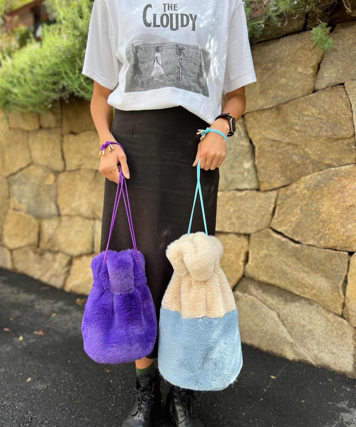 Eco Fur Drawstring Bag(Medium)OFF-WHITE×GREIGE