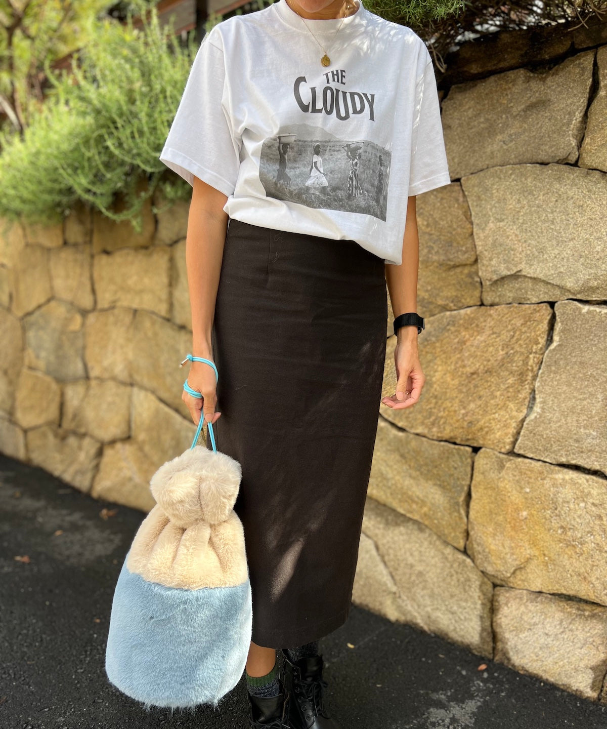 Eco Fur Drawstring Bag(Medium)OFF-WHITE×GREIGE