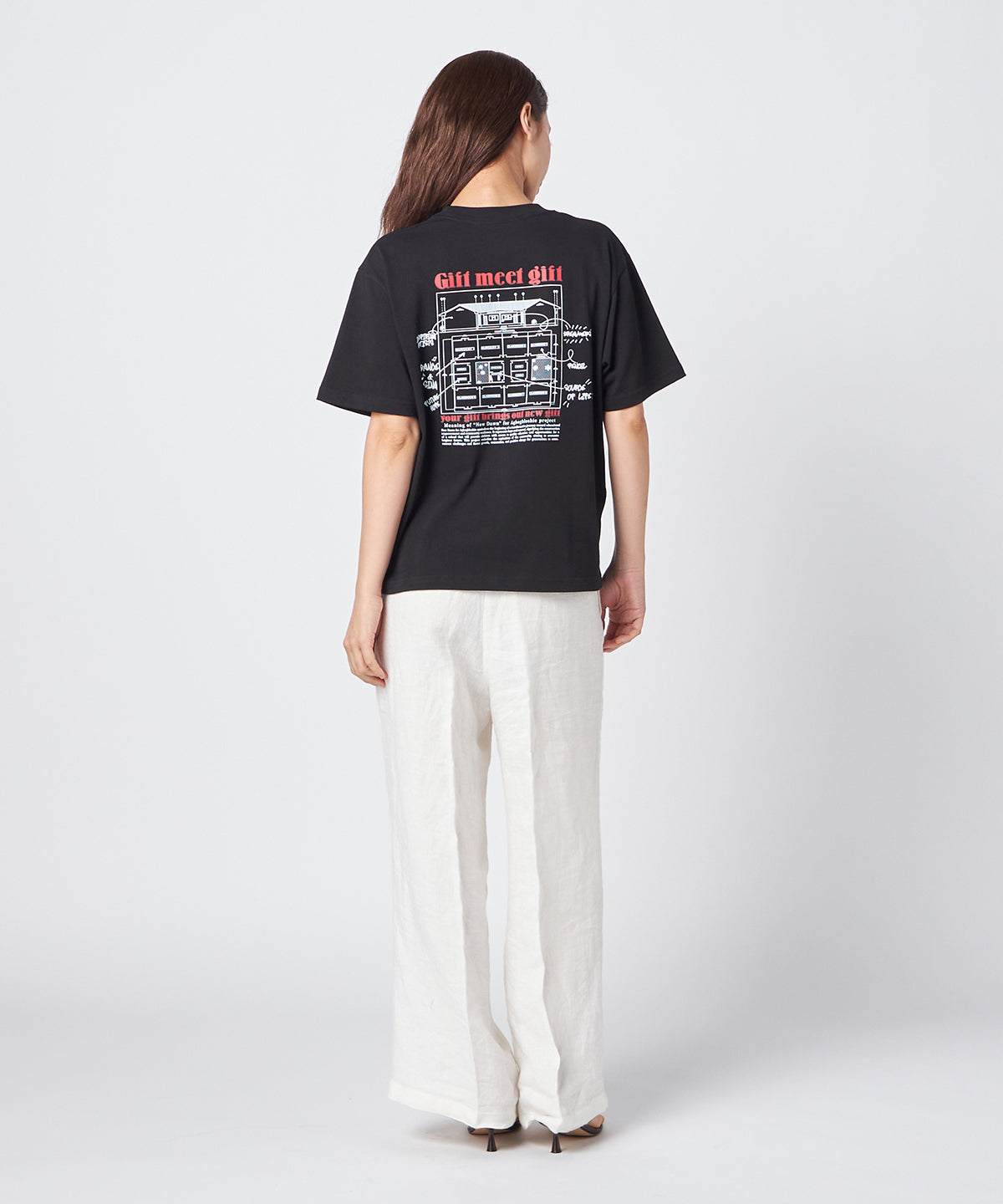 Lunch T-shirts GIFT MEET GIFT BLACK