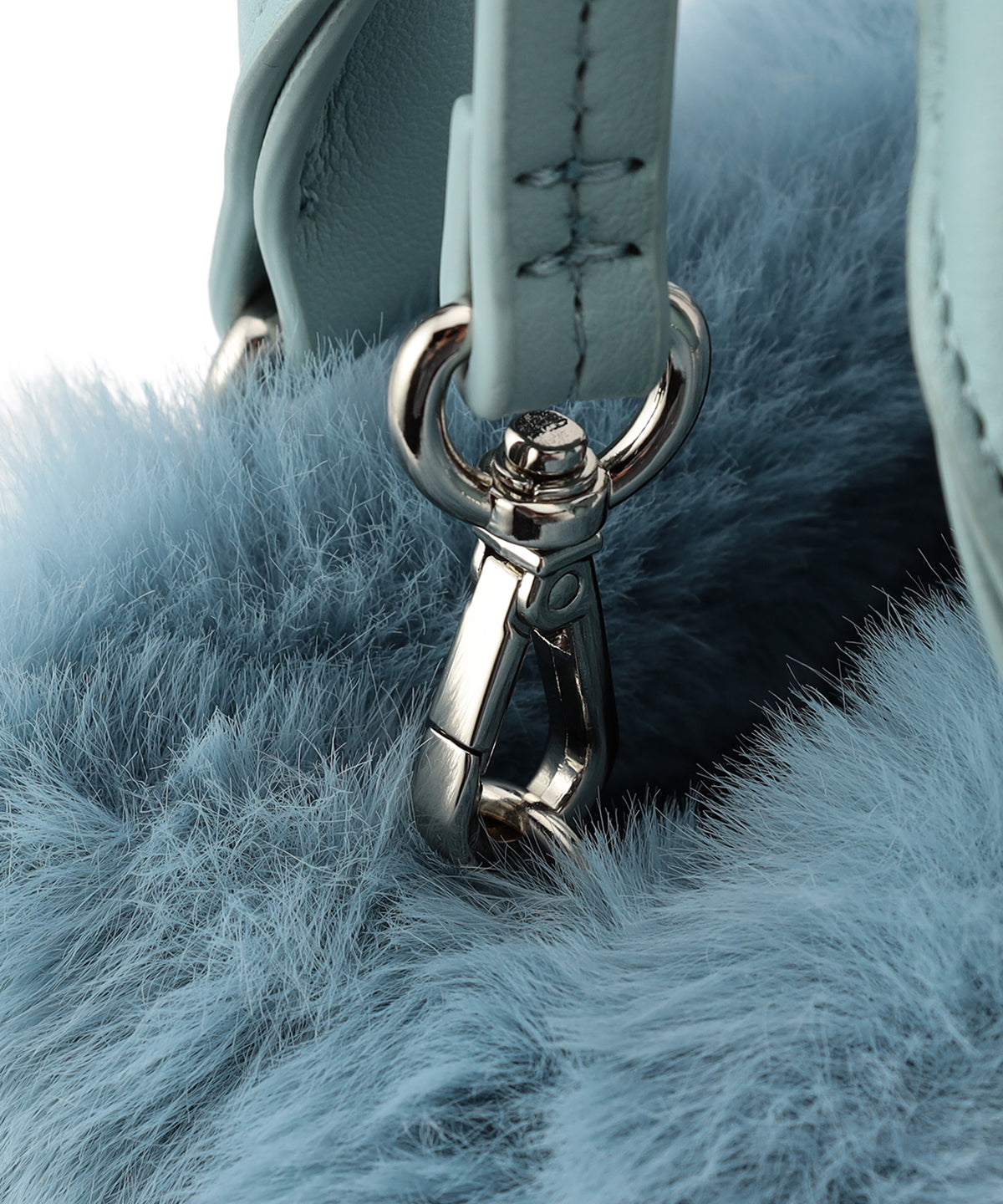 【予約：11月中旬〜下旬発送予定】Eco Fur Drawstring Shoulder Bag  SAX BLUE