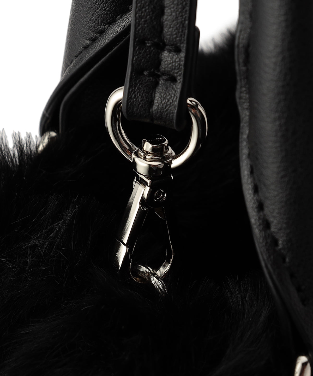 【予約：11月中旬〜下旬発送予定】Eco Fur Drawstring Shoulder Bag BLACK