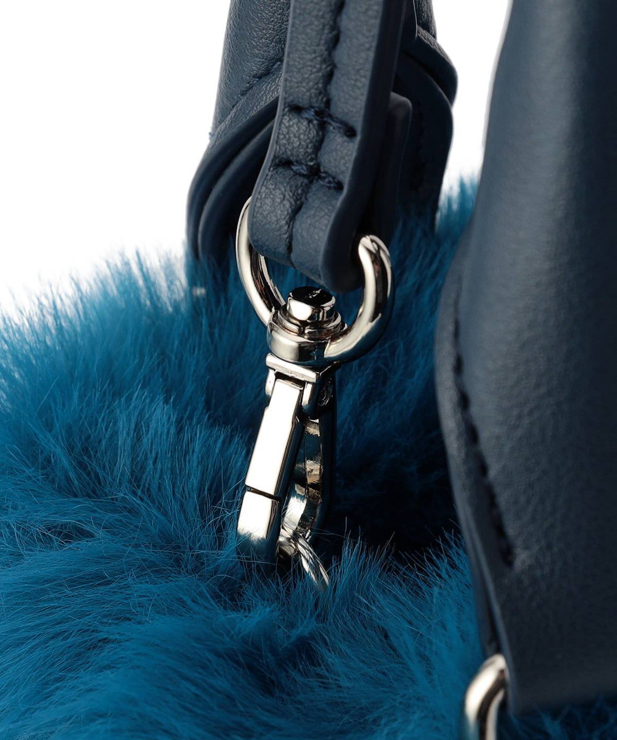 【予約：11月中旬〜下旬発送予定】Eco Fur Drawstring Shoulder Bag E.BLUE