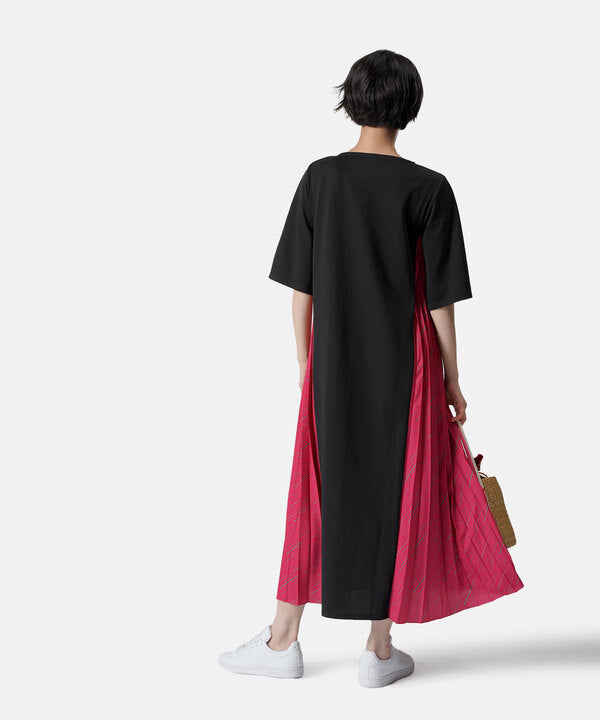Side pleated One-piece BLACK × PINK