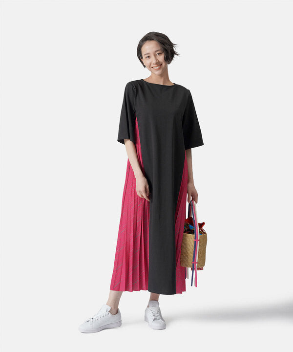 Side pleated One-piece BLACK × PINK